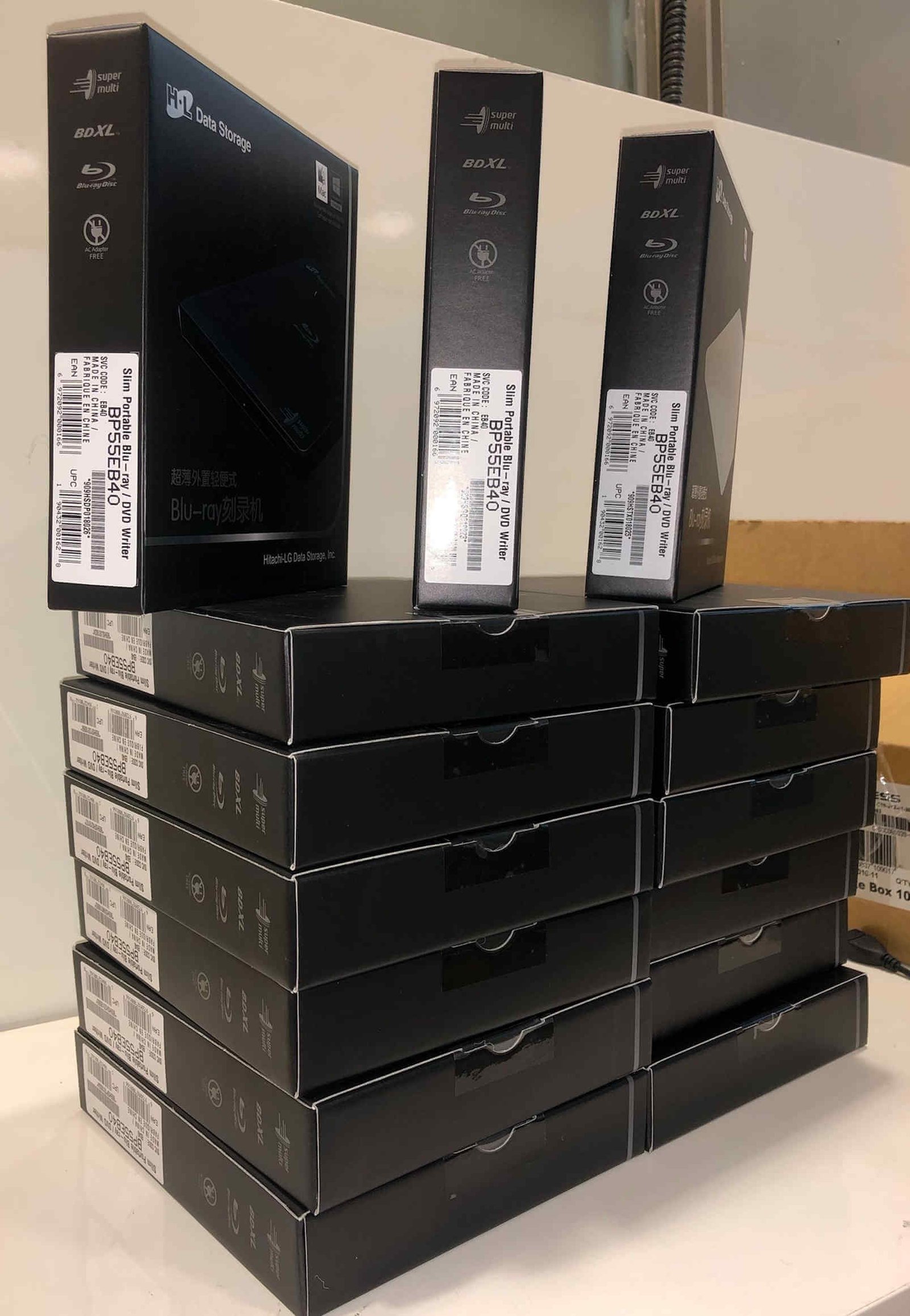 Hitachi-LG BP55EB40 USB 2.0 External Blu-ray Writer Drive BDXL M-DISC CD DVD Burner & Reader for PC and Mac - Image 3